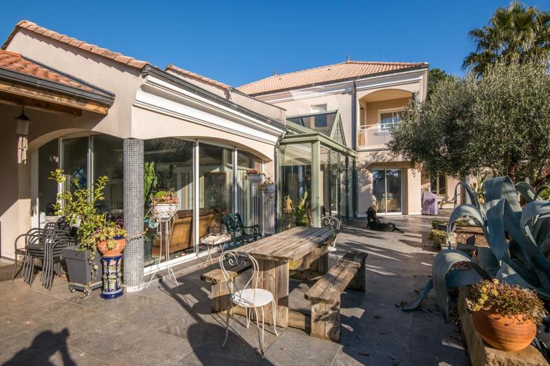 Demeure - 280 m² - 7 pièces