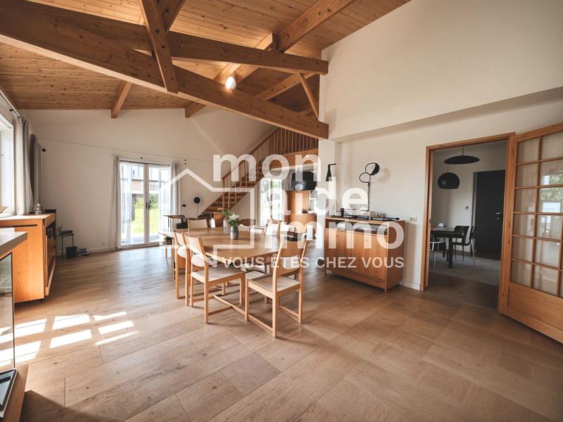 Maison - 276 m² - 7 pièces
