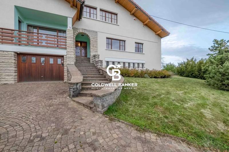 Maison - 206 m² - 10 pièces