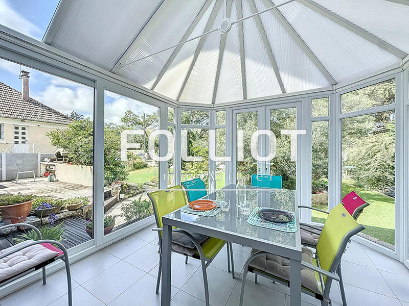 Maison - 180 m² - 8 pièces