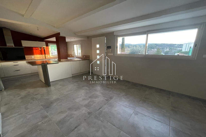 Maison - 121 m² - 4 pièces