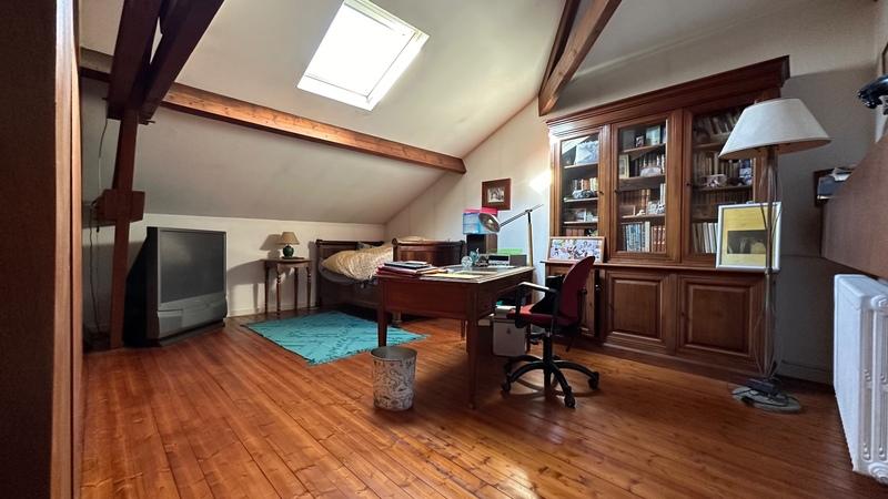 Maison bourgeoise - 200 m² - 9 pièces