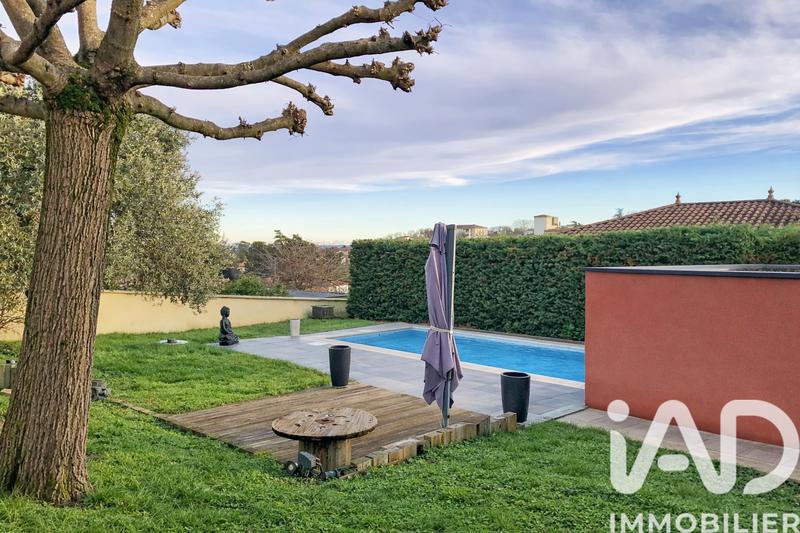 Maison - 218 m² - 8 pièces