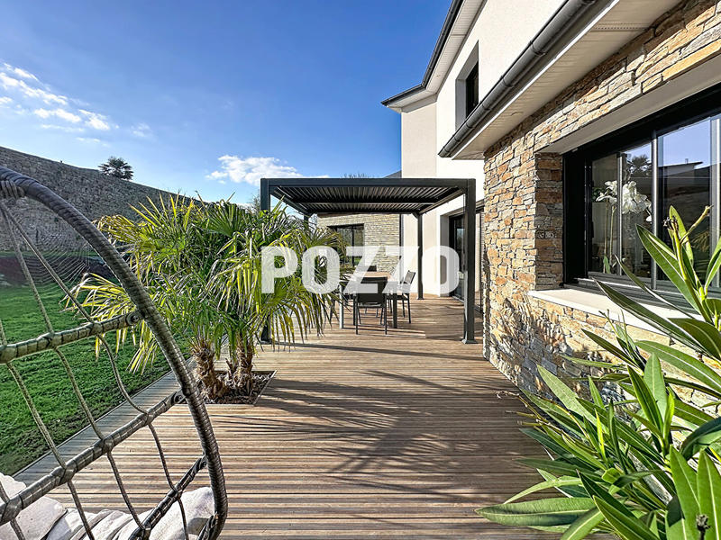 Maison - 283 m² - 11 pièces