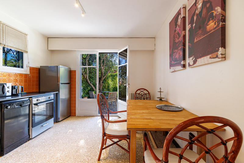 Maison - 220 m² - 7 pièces