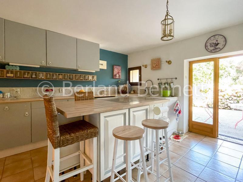 Maison en pierre - 211 m² - 8 pièces