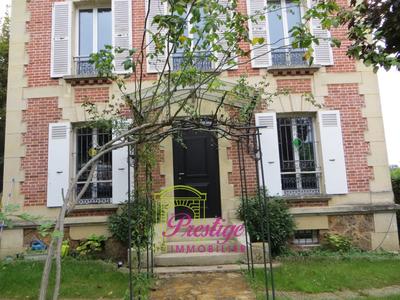 Maison - 144 m² - 6 pièces