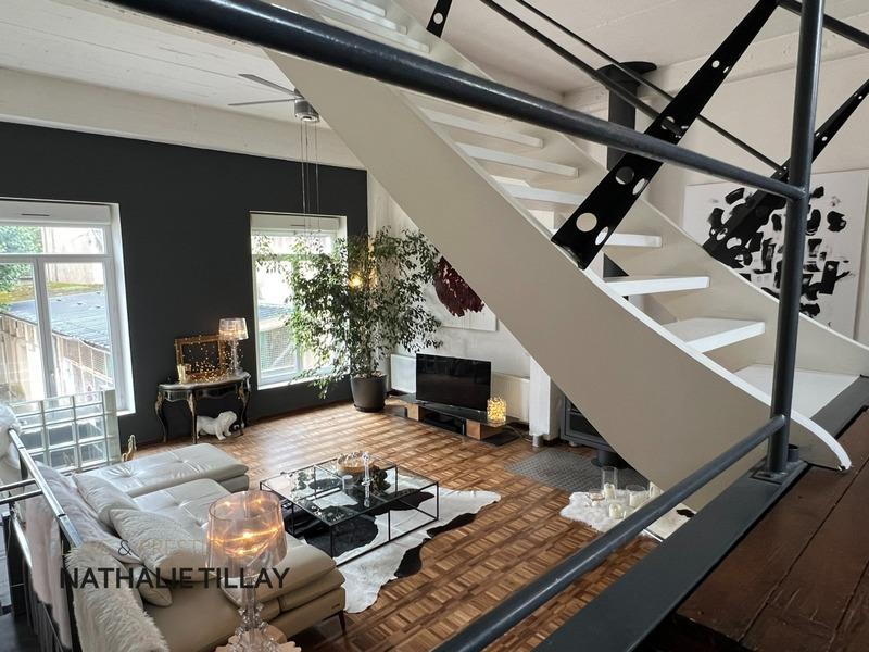 Loft - 188 m² - 6 pièces
