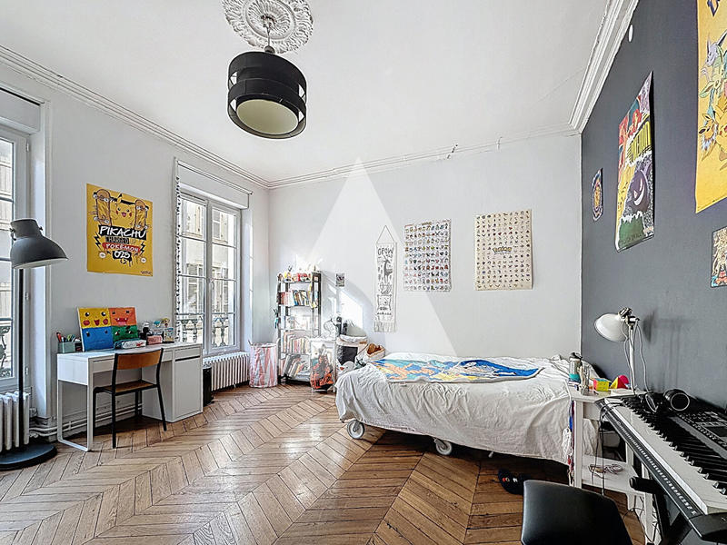 Appartement - 250 m² - 10 pièces