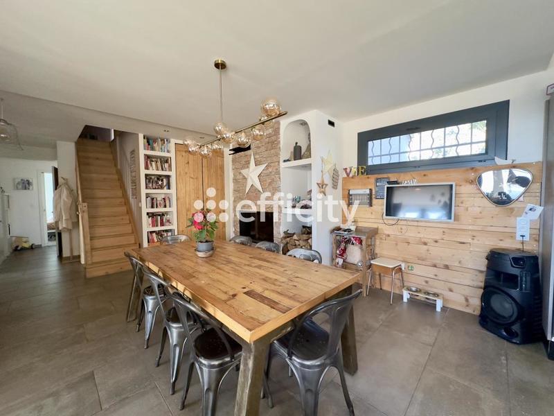 Villa - 267 m² - 11 pièces