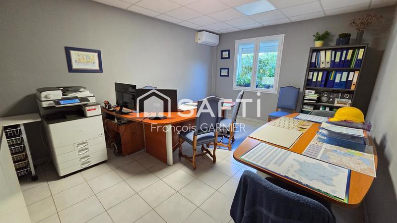 Local commercial - 218 m² - 6 pièces