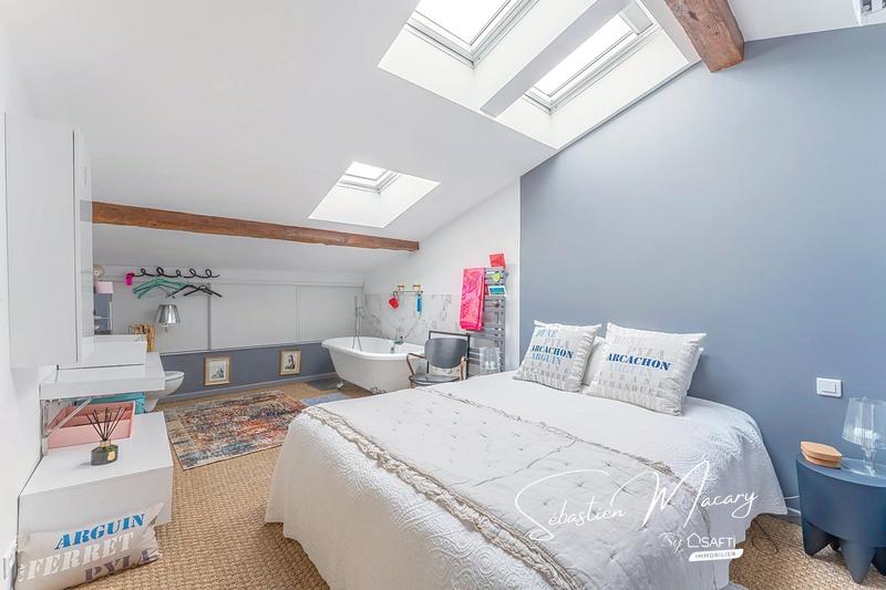 Appartement - 125 m² - 4 pièces