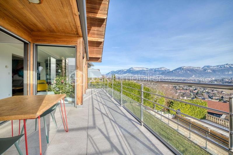 Maison - 212 m² - 6 pièces