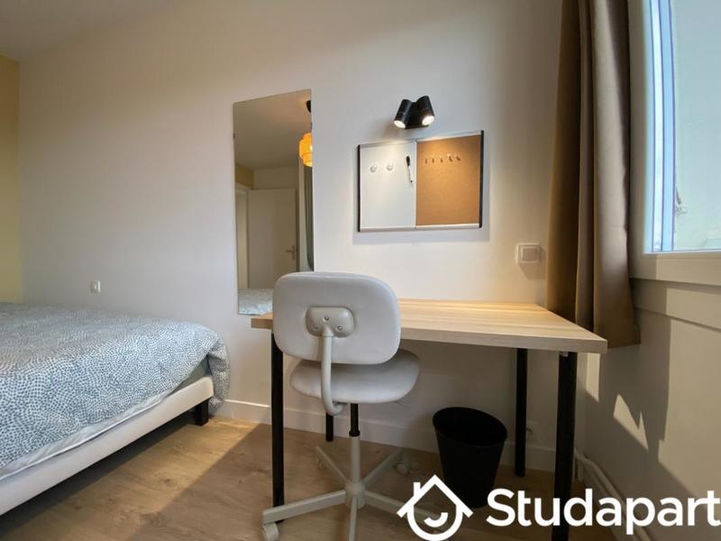 Chambre - 11 m² - 1 pièce
