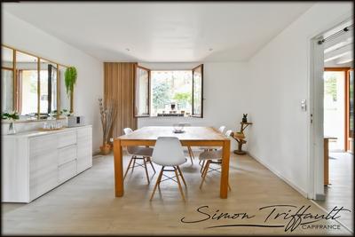 Maison - 153 m² - 9 pièces