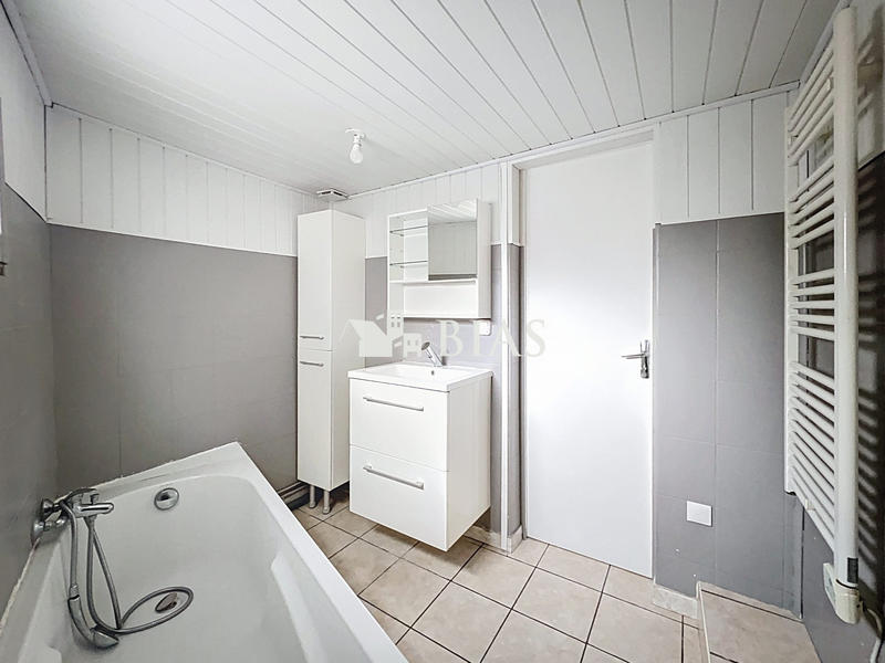 Maison - 80 m² - 5 pièces