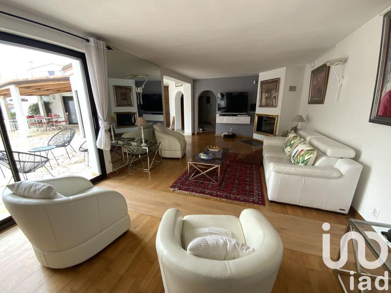 Maison - 230 m² - 8 pièces