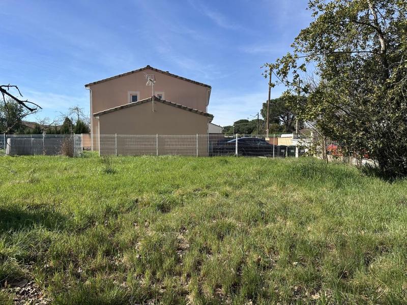 Terrain constructible - 607 m²