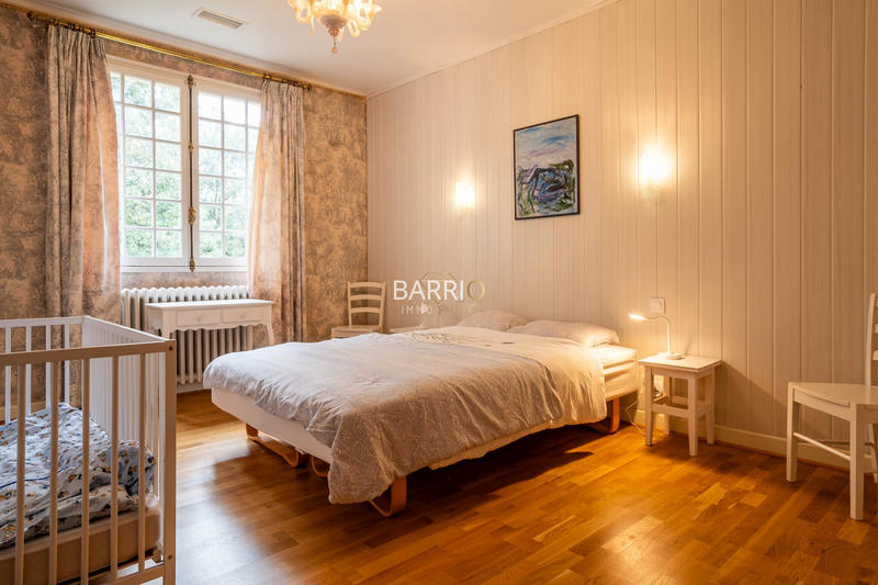 Maison traditionnelle - 183 m² - 9 pièces