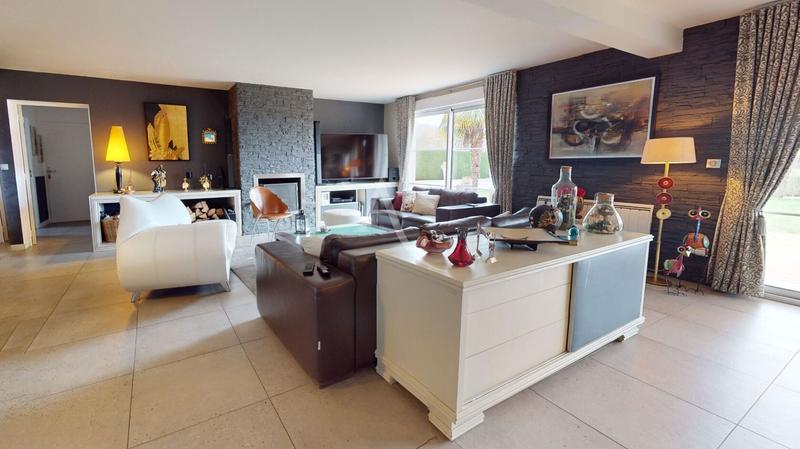 Maison - 245 m² - 7 pièces