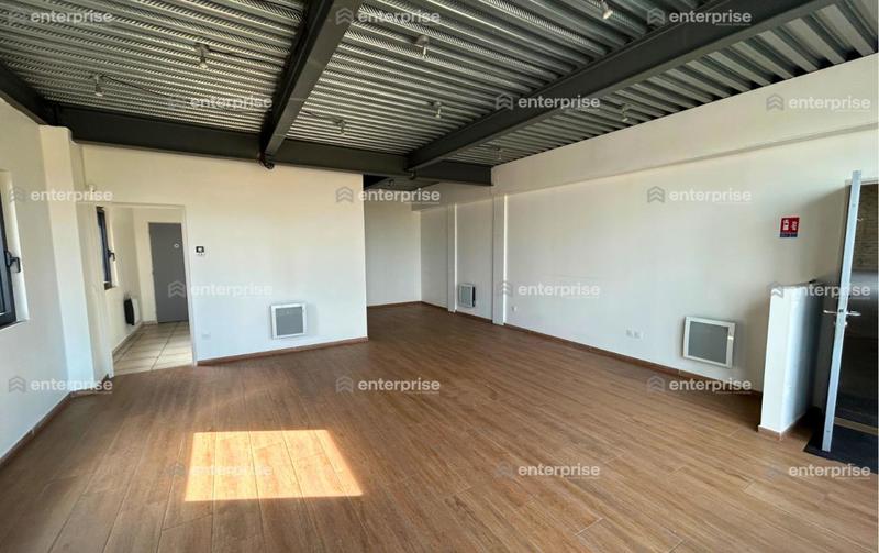 Local d'activité / Entrepôt - 307 m²