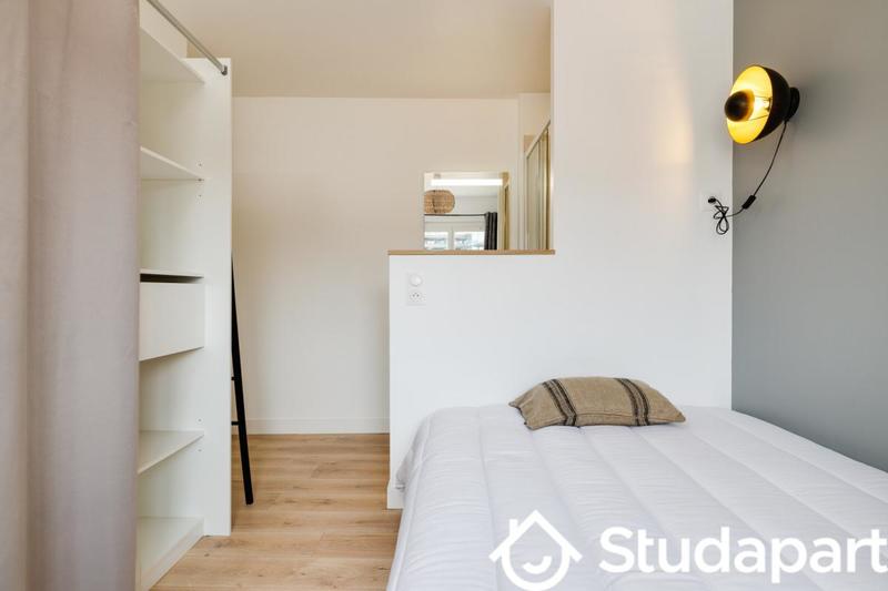 Chambre - 11 m² - 1 pièce