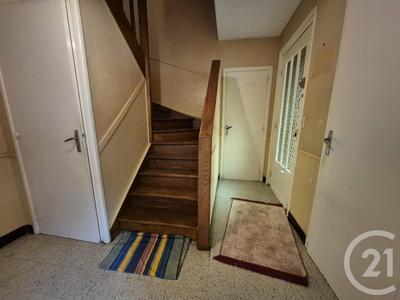 Maison - 92 m² - 8 pièces