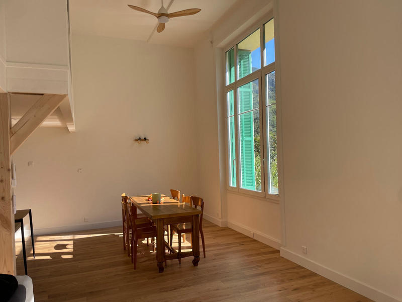 Loft - 124 m² - 4 pièces