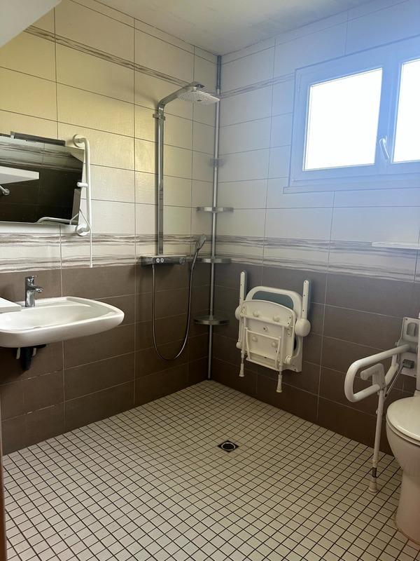 Maison - 210 m² - 9 pièces