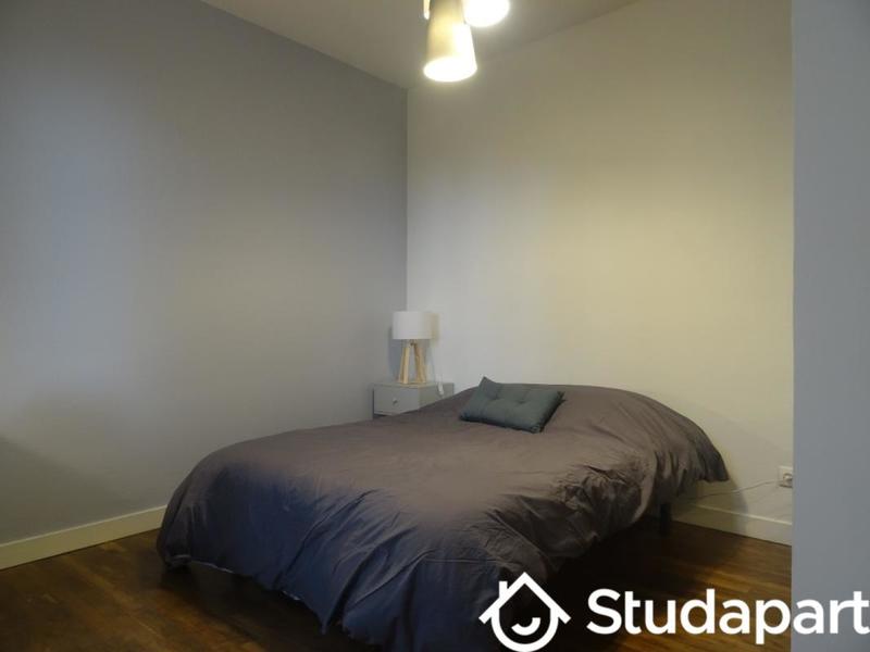 Chambre - 11 m² - 1 pièce