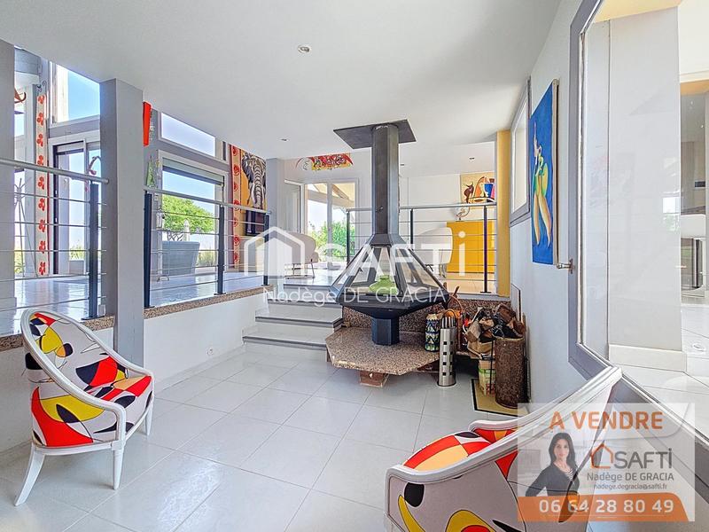 Maison - 263 m² - 7 pièces