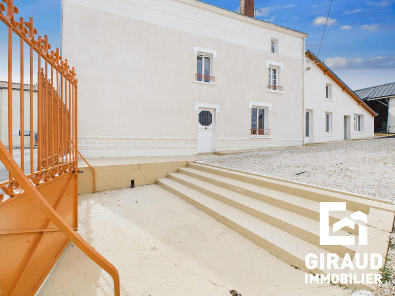 Maison ancienne - 312 m² - 8 pièces