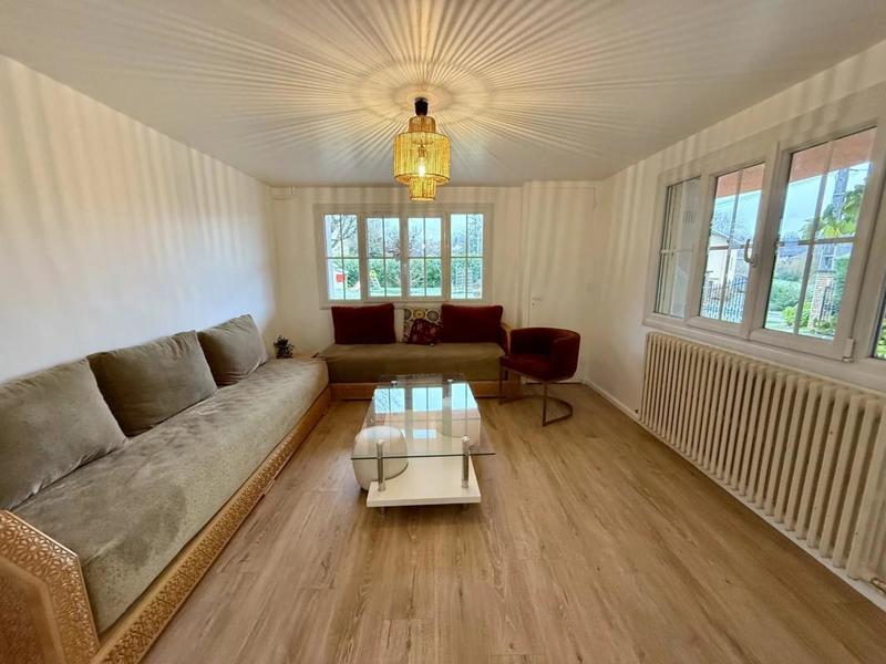 Maison - 265 m² - 12 pièces