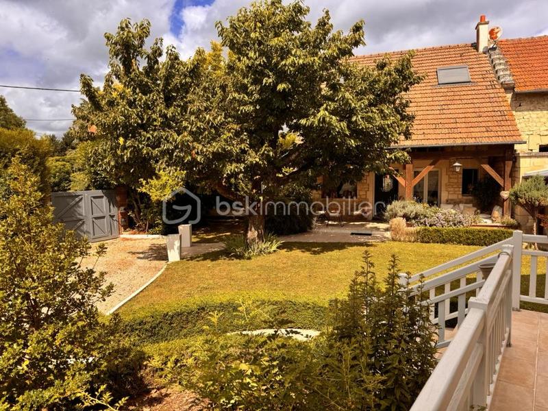 Propriété - 260 m² - 10 pièces