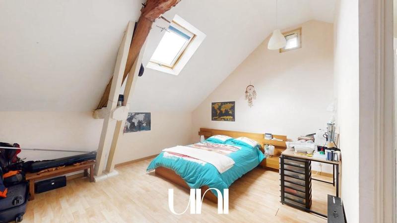 Maison - 214 m² - 6 pièces