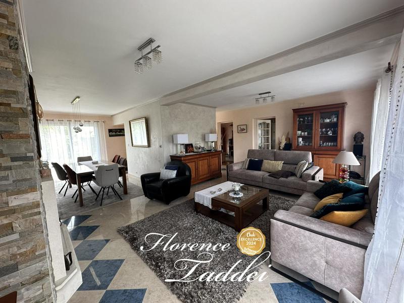 Maison - 177 m² - 7 pièces