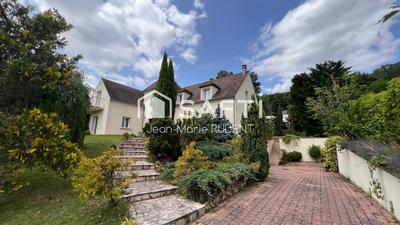 Maison - 267 m² - 9 pièces