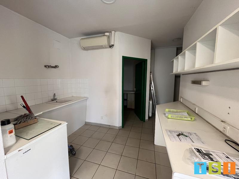 Local d'activités - 199 m² - 3 pièces