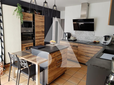 Maison - 182 m² - 7 pièces