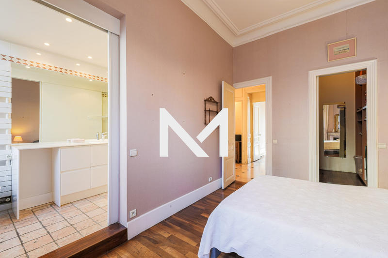 Appartement - 191 m² - 7 pièces