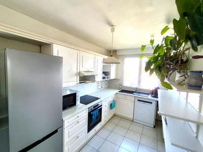 Appartement - 80 m² - 4 pièces