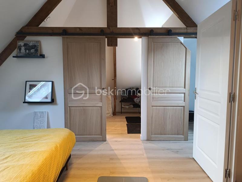 Demeure - 251 m² - 8 pièces