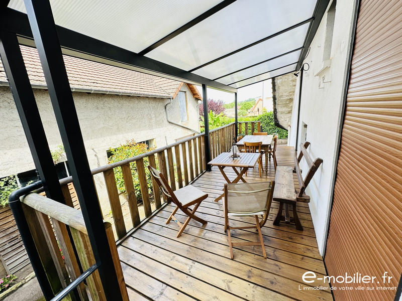 Maison - 215 m² - 8 pièces