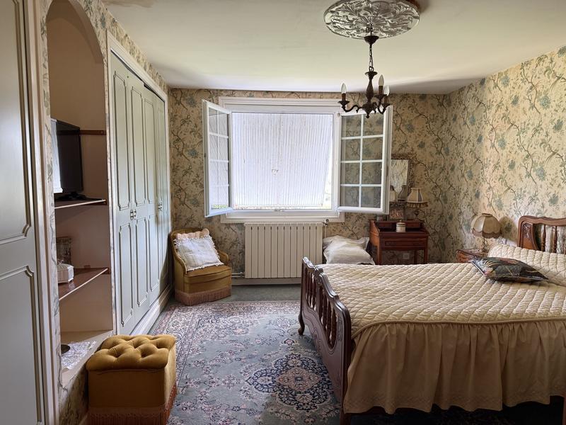 Maison - 338 m² - 11 pièces