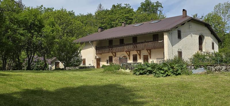 Maison en pierre - 441 m² - 13 pièces