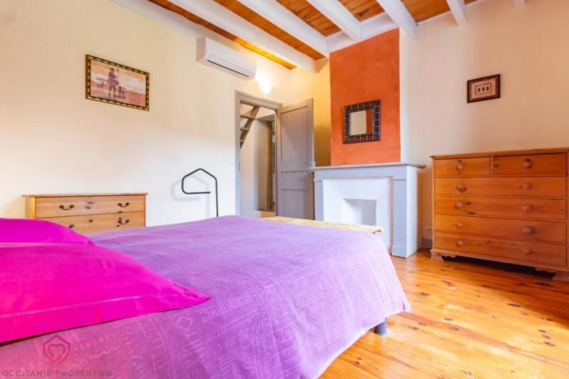 Propriété - 277 m² - 13 pièces