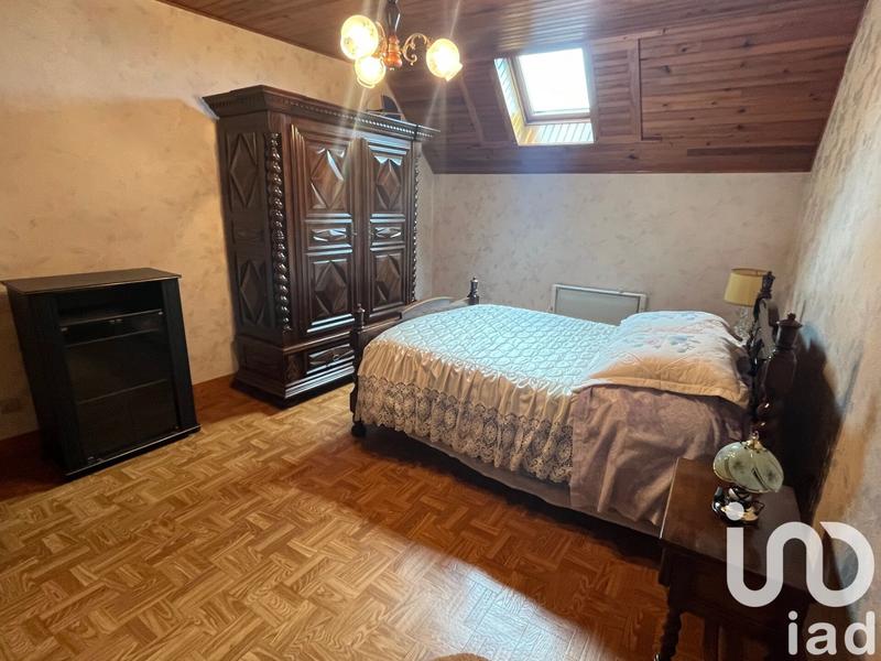 Maison - 212 m² - 7 pièces