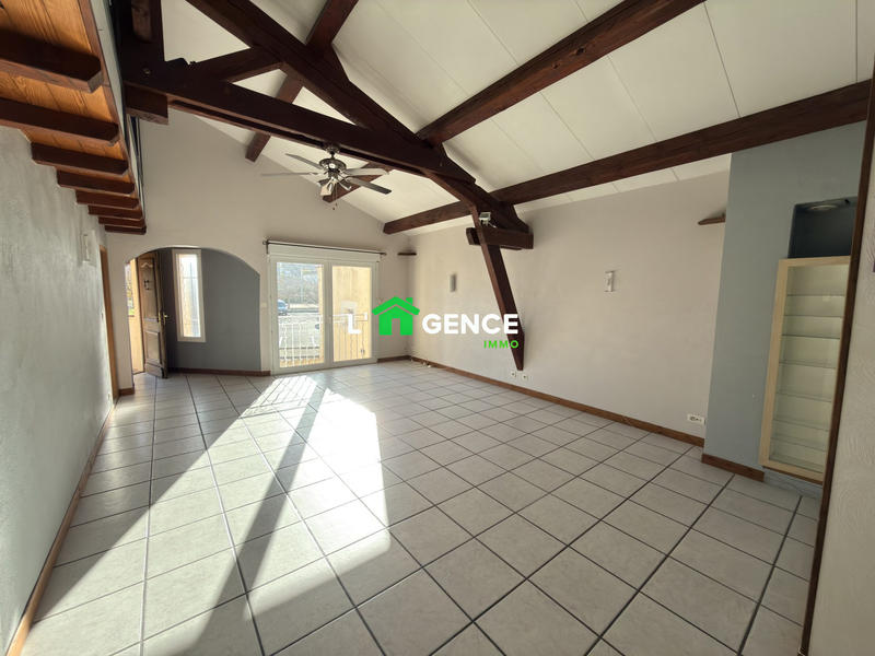 Appartement - 90 m² - 3 pièces