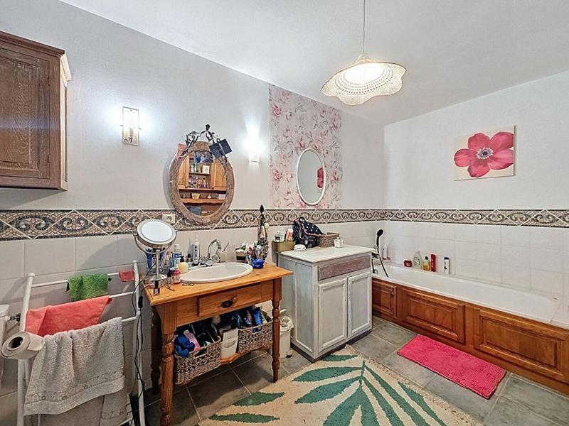 Maison - 200 m² - 9 pièces