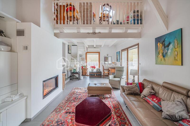 Propriété - 274 m² - 8 pièces